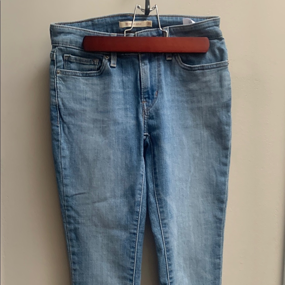 Levi's Women's Light Blue Skinny Jeans 711 Skinny Ankle.